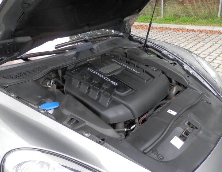 Porsche Cayenne SUV 4,1 l 281 kw