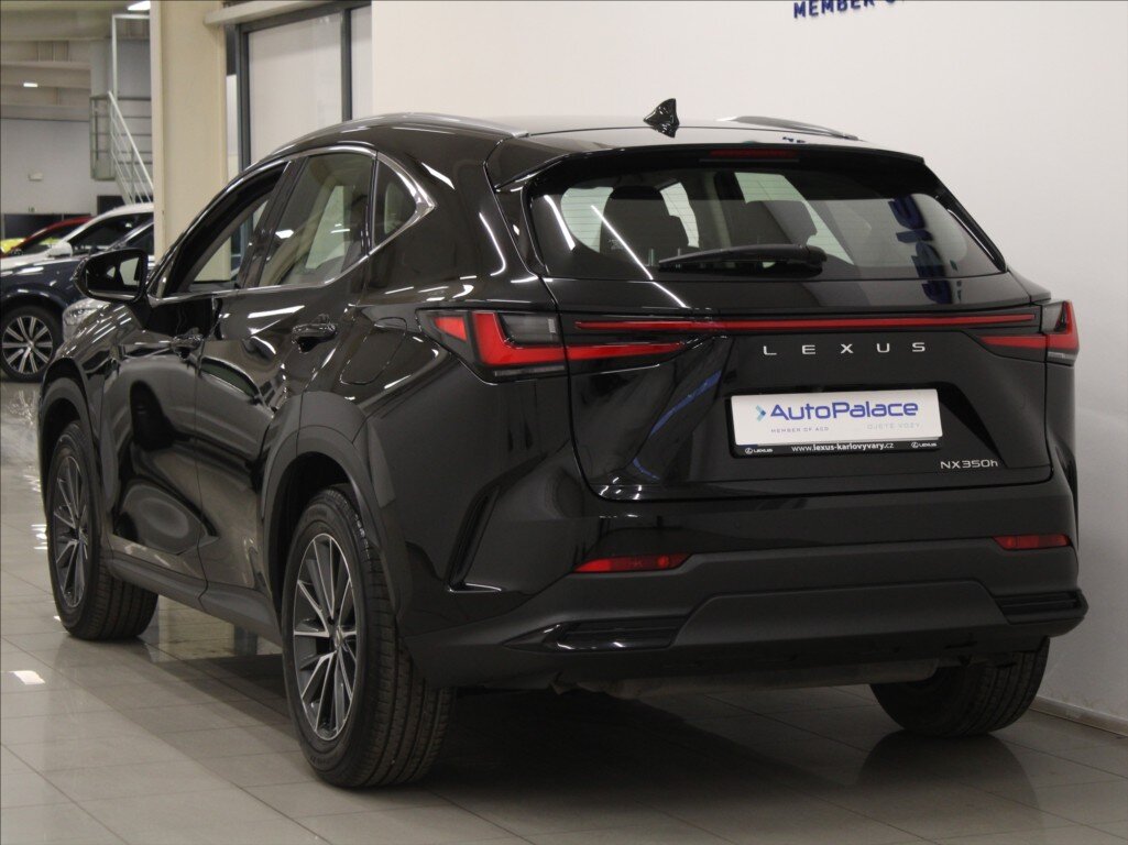 Lexus NX 350h SUV / Terénní 2,5 l 179 kw