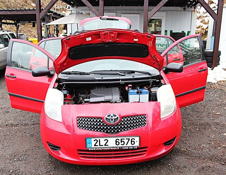 Toyota Yaris Hatchback 998,0 51 kw