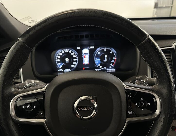 Volvo XC90 SUV 2,0 l 173 kw