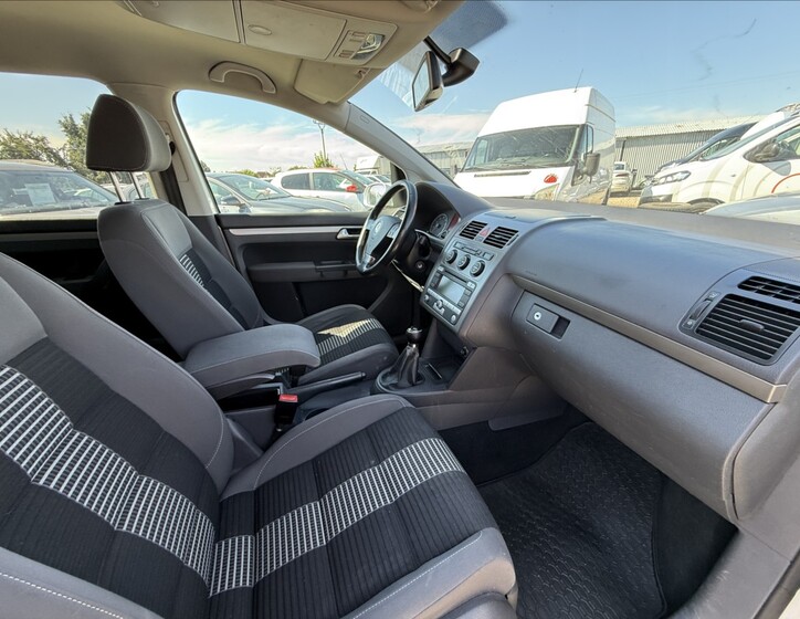 Volkswagen Touran 21