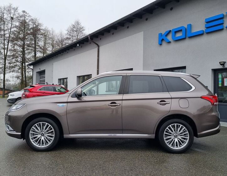 Mitsubishi Outlander 2