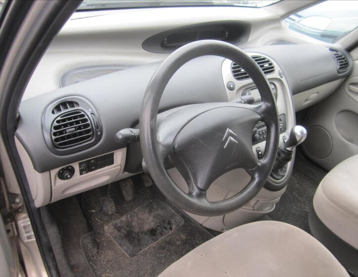 Citroën Xsara Picasso Kombi 1,6 l 80 kw