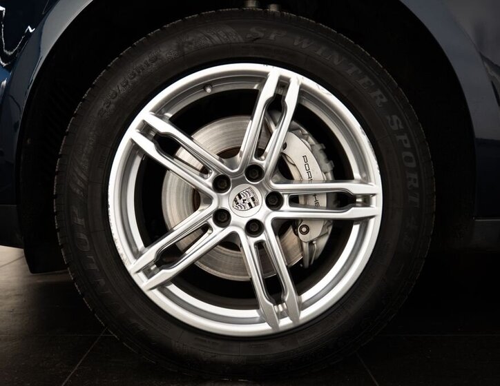 Porsche Macan 23