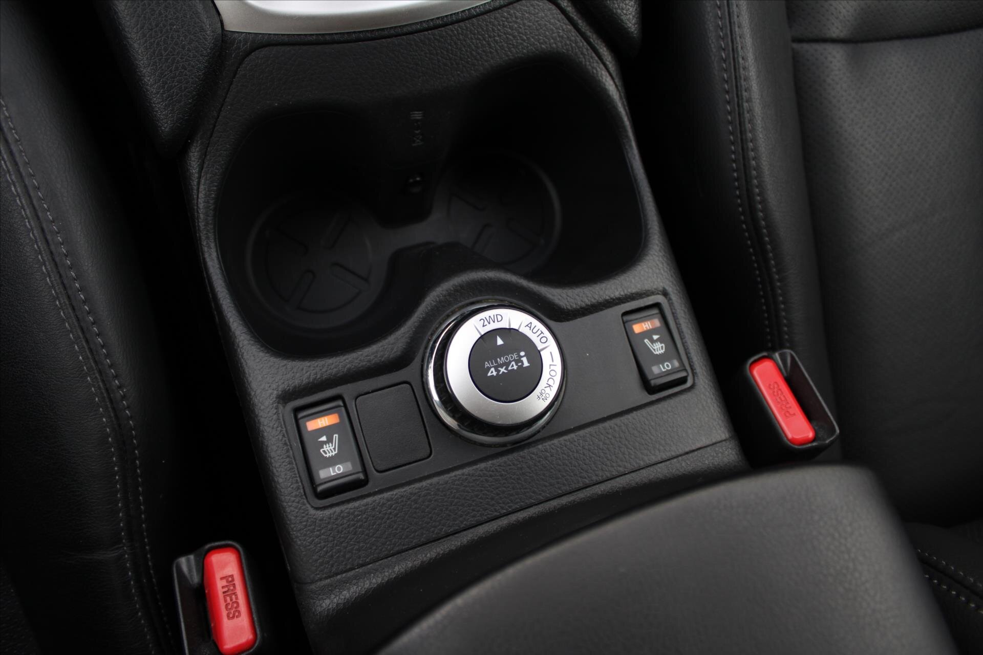 Nissan X-Trail SUV / Terénní 1,6 l 96 kw