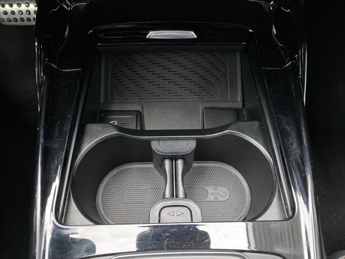 Mercedes-Benz Třídy A Hatchback 2,0 l 310 kw