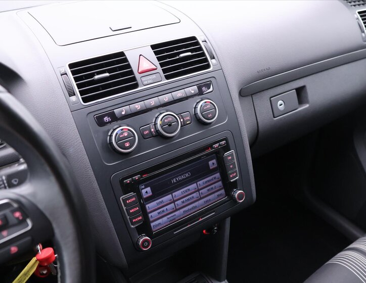 Volkswagen Touran MPV 1,2 l 77 kw