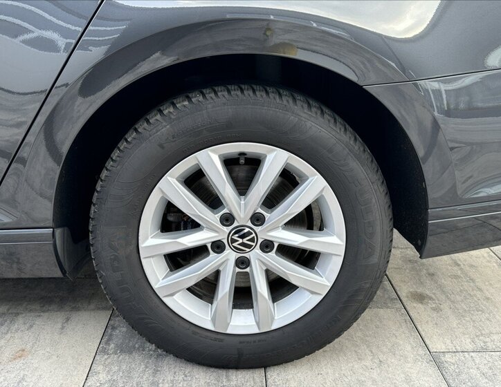 Volkswagen Passat Kombi 1,5 l 110 kw