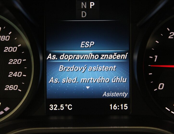 Mercedes-Benz Třídy V MPV 2,0 l 174 kw