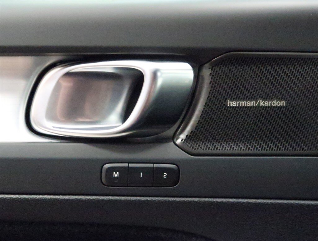 Volvo XC40 SUV 2,0 l 120 kw