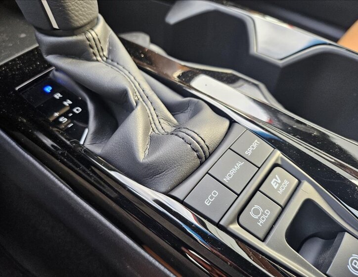 Toyota Camry Sedan / Limuzína 2,5 l 137 kw