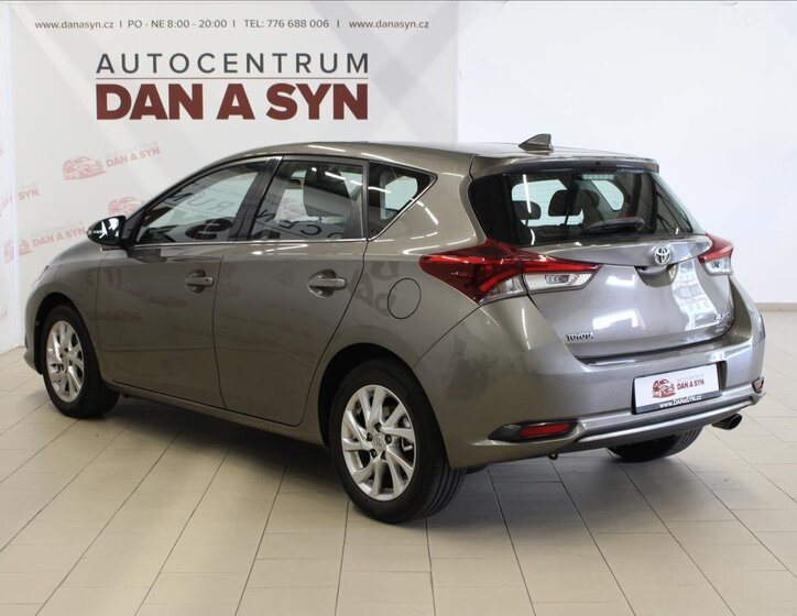 Toyota Auris Hatchback 1,2 l 85 kw