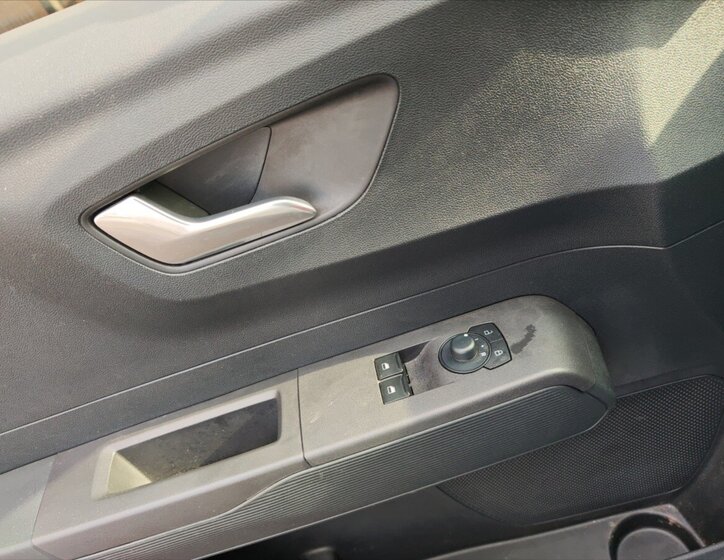 Ford Tourneo Courier Skříň 999,0 73 kw