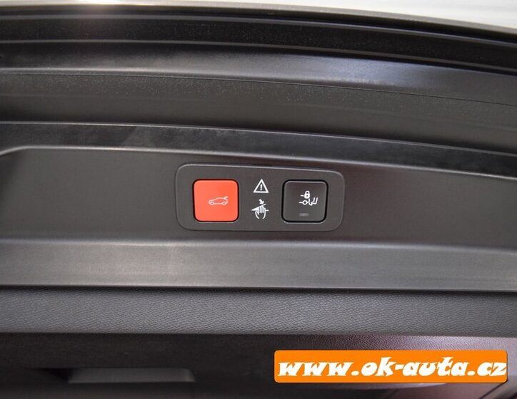 Peugeot 5008 MPV 1,5 l 96 kw