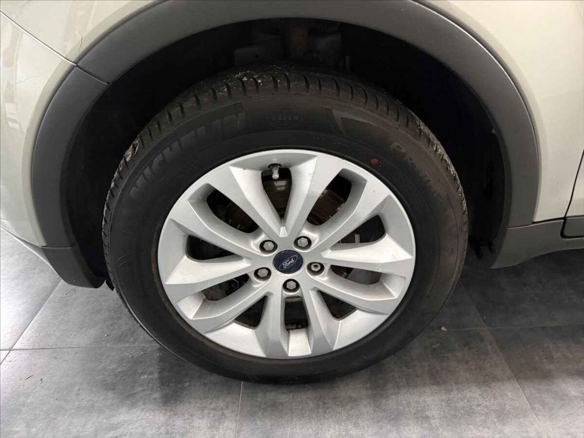 Ford Kuga SUV / Terénní 2,0 l 100 kw