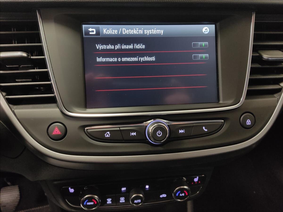 Opel Crossland X SUV / Terénní 1,2 l 61 kw