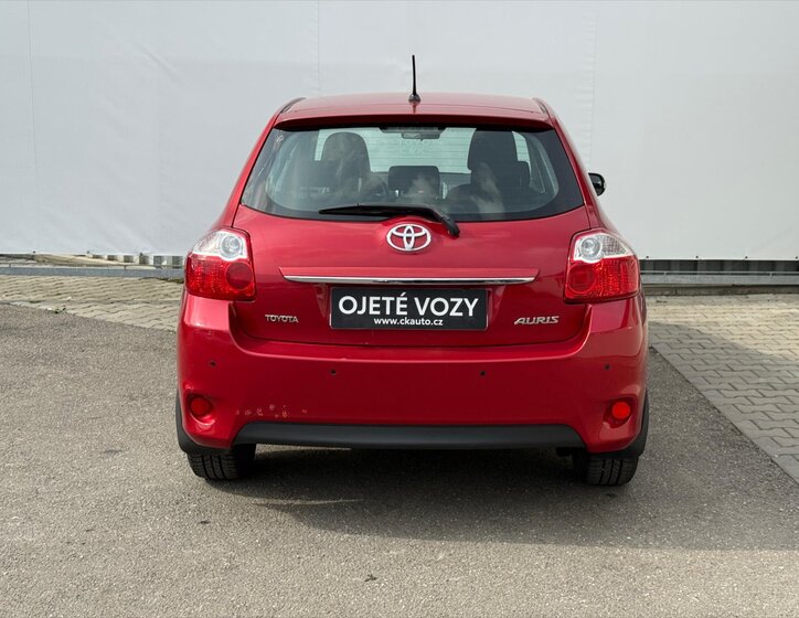 Toyota Auris Hatchback 1,3 l 73 kw