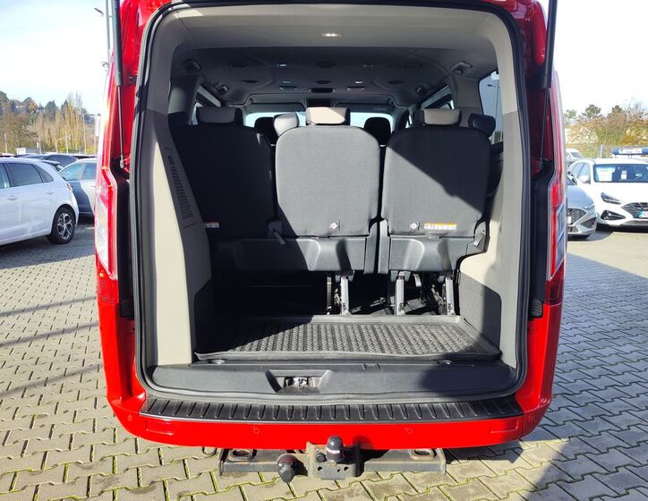 Ford Tourneo Custom 9