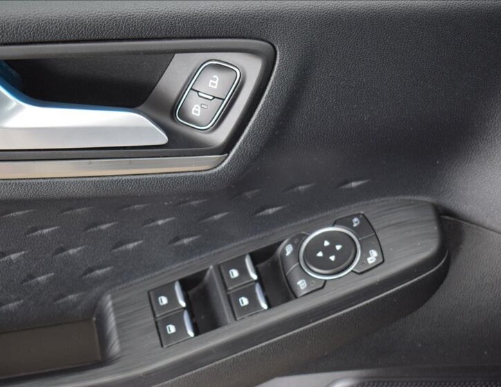 Ford Kuga SUV / Terénní 1,5 l 110 kw