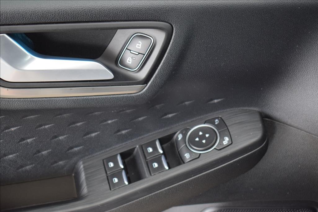 Ford Kuga SUV / Terénní 1,5 l 110 kw