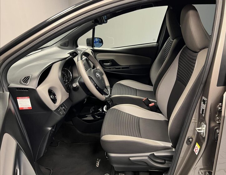 Toyota Yaris 9