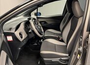 Toyota Yaris 9