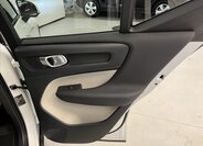 Volvo XC40 SUV / Terénní 1,5 l 120 kw