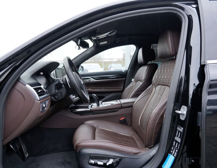 BMW Řada 7 Sedan 3,0 l 250 kw