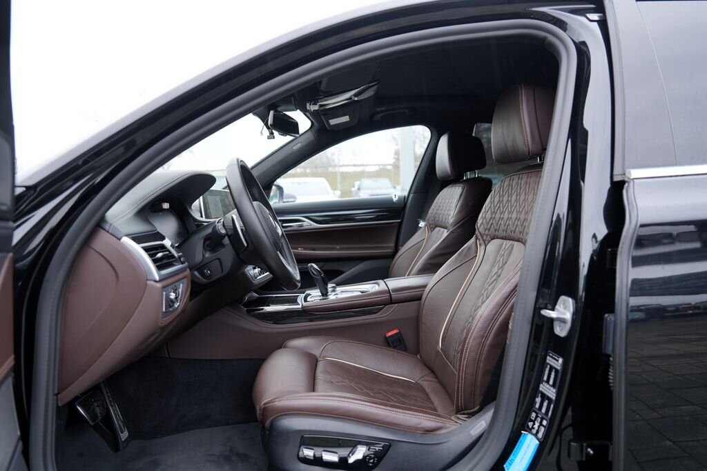 BMW Řada 7 Sedan 3,0 l 250 kw