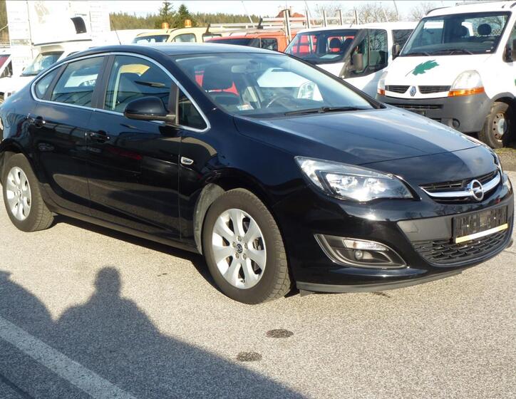 Opel Astra 4