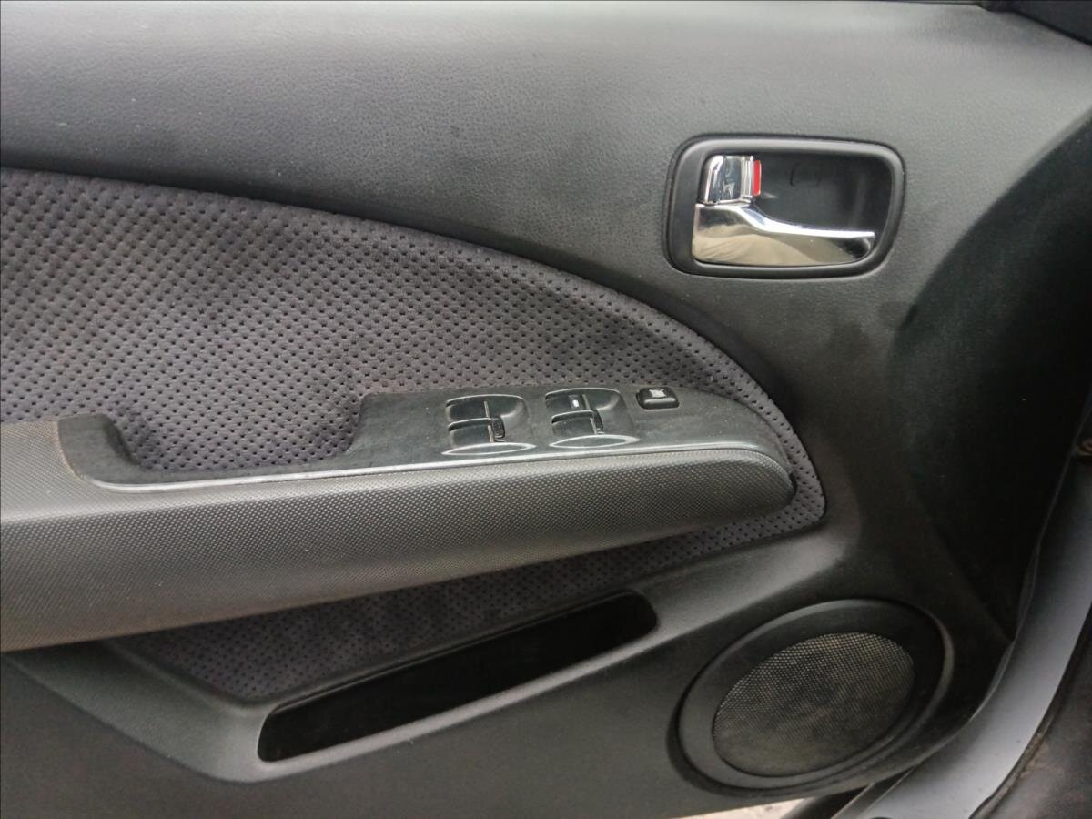 Mitsubishi Outlander Kombi 2,0 l 100 kw