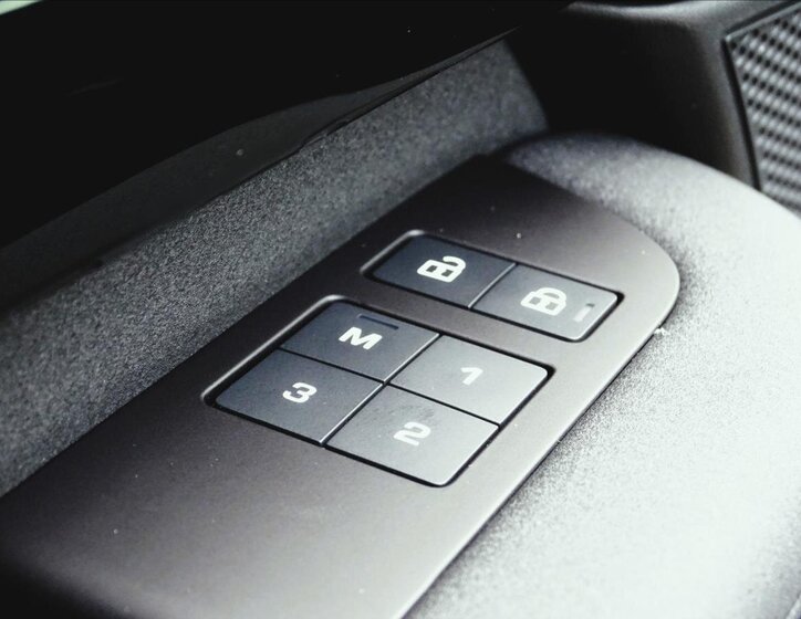 Land Rover Discovery SUV / Terénní 3,0 l 184 kw