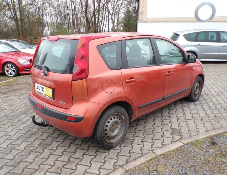 Nissan Note Kombi 1,4 l 65 kw