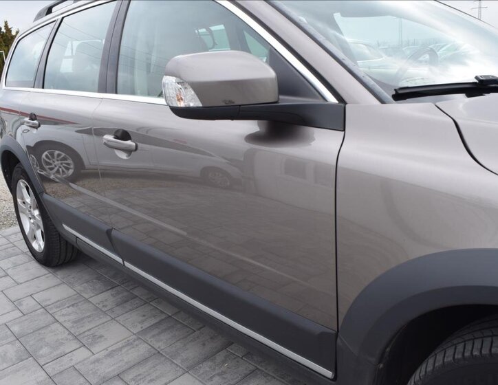 Volvo XC70 Kombi 2,4 l 120 kw