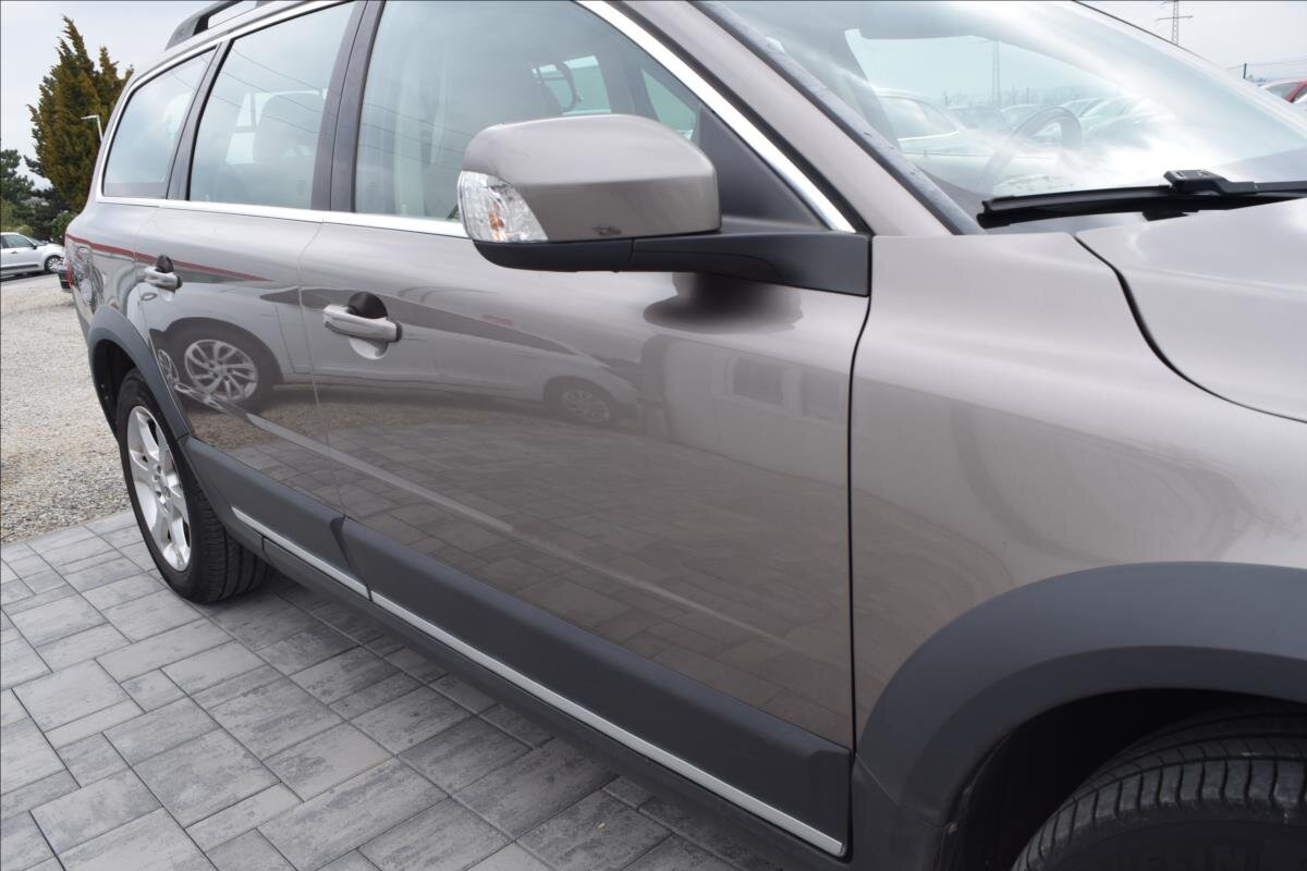 Volvo XC70 Kombi 2,4 l 120 kw