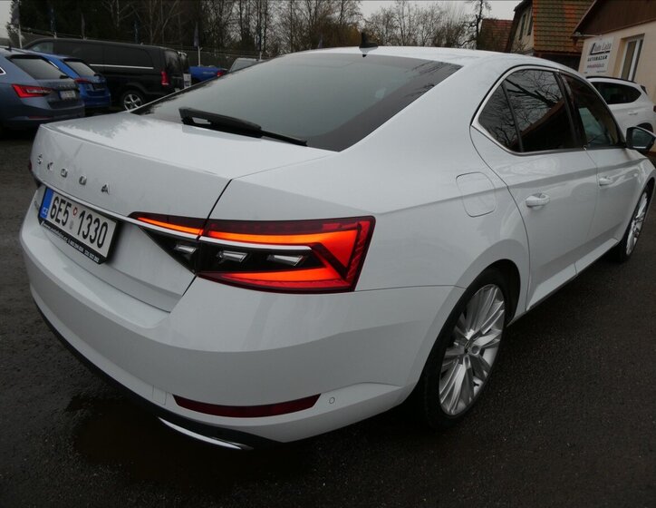 Škoda Superb Sedan / Limuzína 2,0 l 110 kw