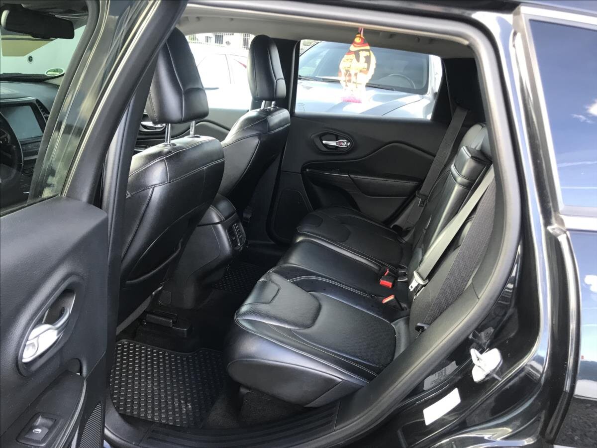 Jeep Cherokee Kombi 2,0 l 125 kw