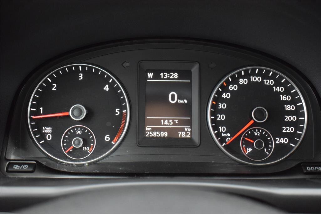 Volkswagen Touran Kombi 1,6 l 77 kw