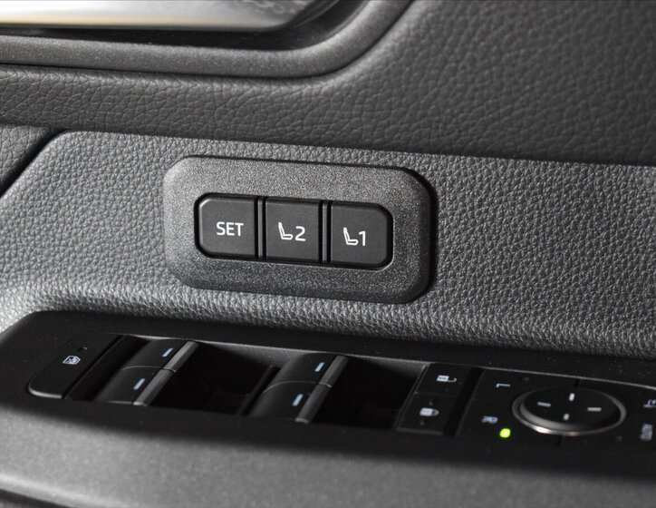 Toyota Land Cruiser SUV / Terénní 2,8 l 151 kw