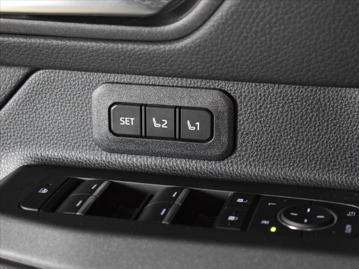 Toyota Land Cruiser SUV / Terénní 2,8 l 151 kw