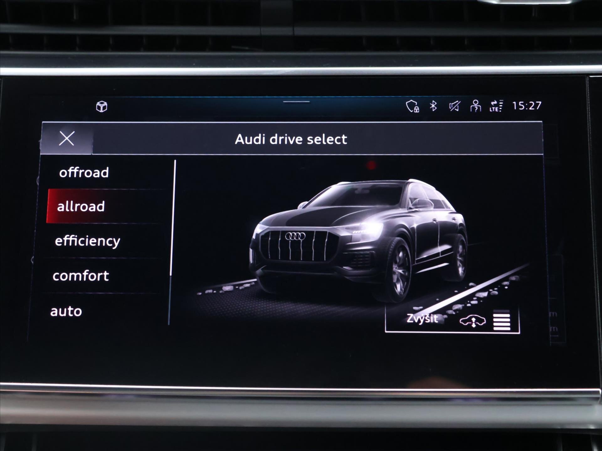 Audi Q8 SUV / Terénní 3,0 l 250 kw