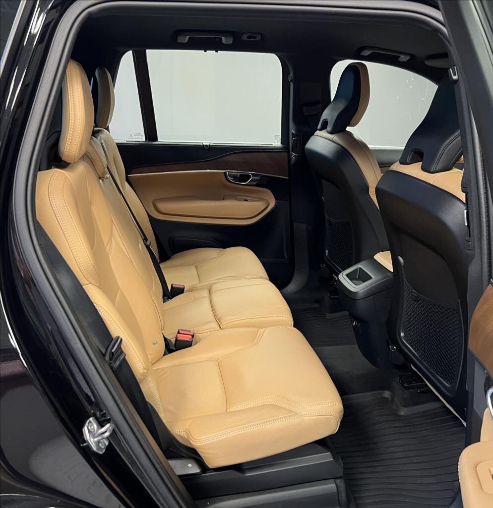 Volvo XC90 SUV / Terénní 2,0 l 240 kw