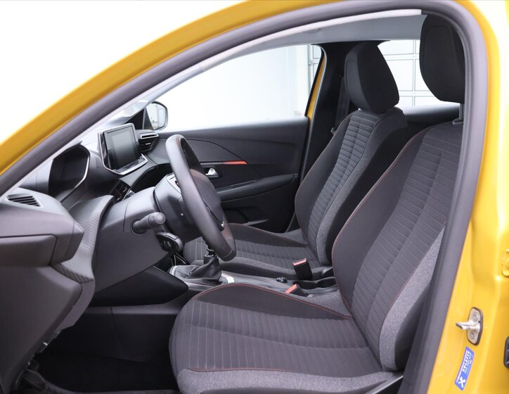 Peugeot 208 Hatchback 1,2 l 74 kw