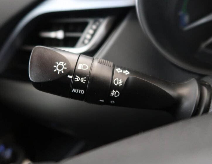 Toyota C-HR Hatchback 2,0 l 112 kw