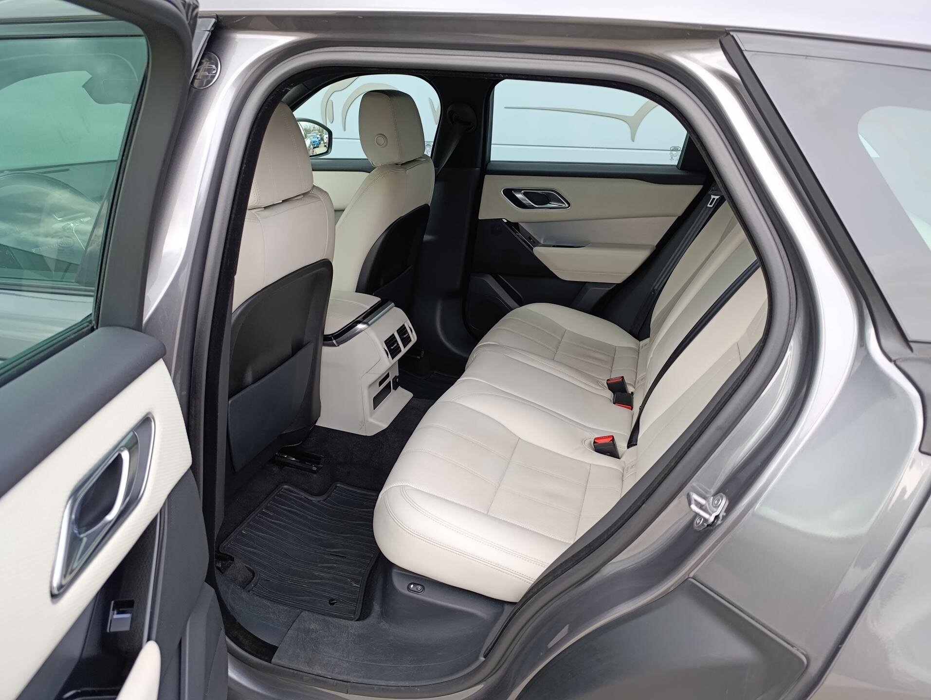 Land Rover Range Rover Velar SUV / Terénní 2,0 l 184 kw