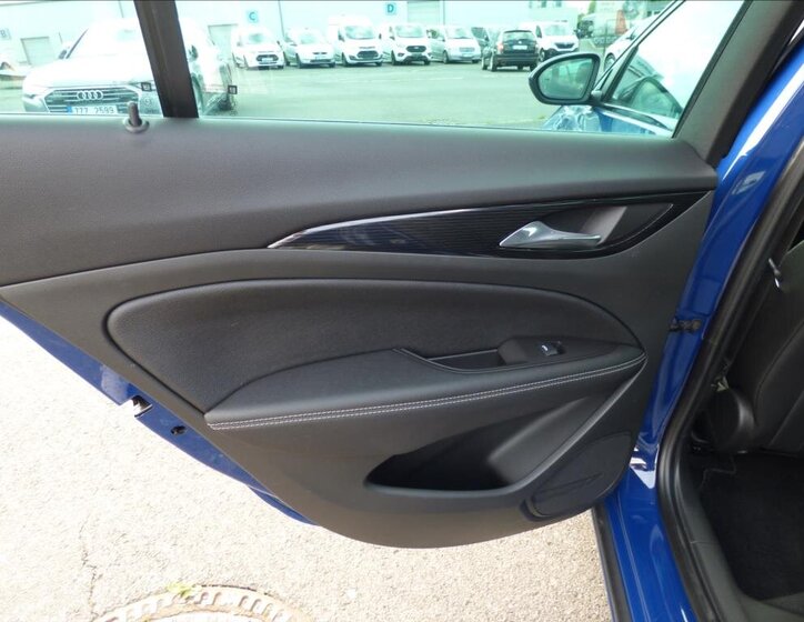 Opel Insignia Kombi 2,0 l 154 kw