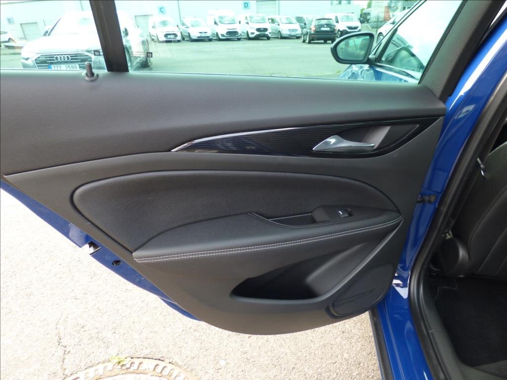 Opel Insignia Kombi 2,0 l 154 kw