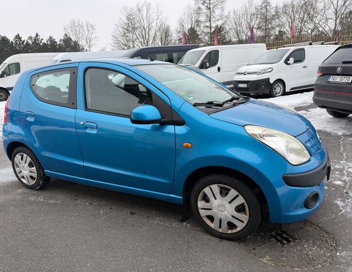 Nissan Pixo Hatchback 996,0 50 kw