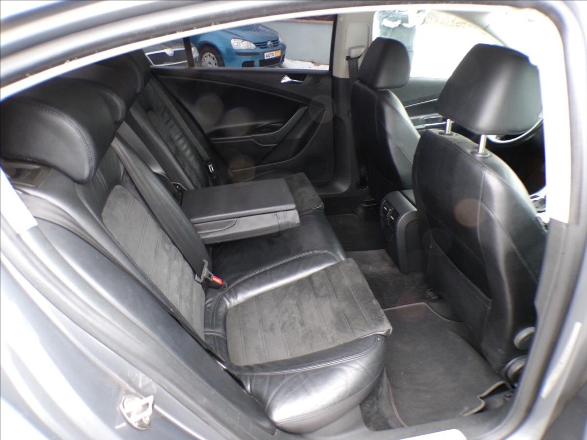 Volkswagen Passat Sedan 2,0 l 103 kw