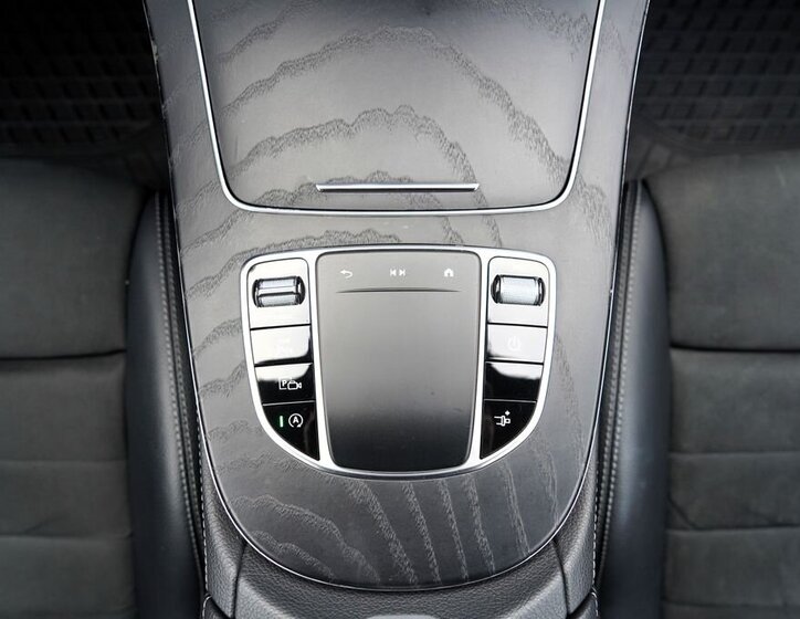 Mercedes-Benz Třídy E 30